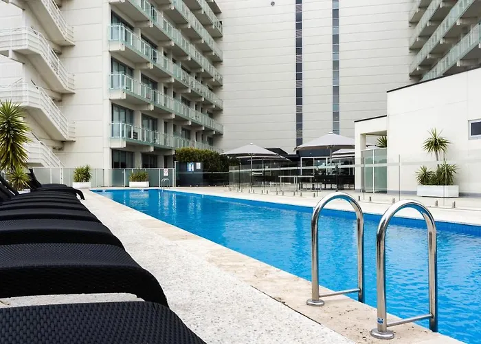 Tasha'S Apartments On Warwick Adelaide